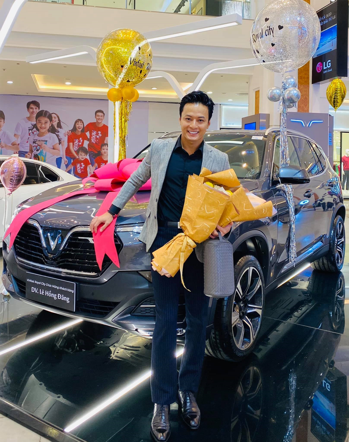 Gia tài đáng ngưỡng mộ của 'soái ca màn ảnh Việt' Hồng Đăng - 13