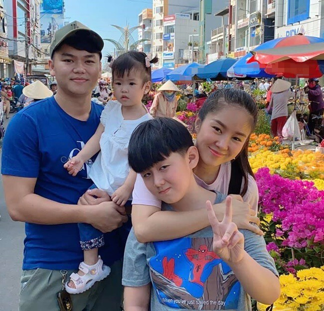 Lê Phương: Trong nhà, chồng tôi là 'tay hòm chìa khóa'