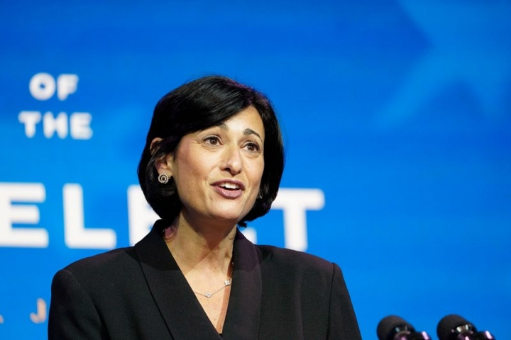 Đã tiêm vaccine COVID-19, người Mỹ được ra đường không đeo khẩu trang - 1