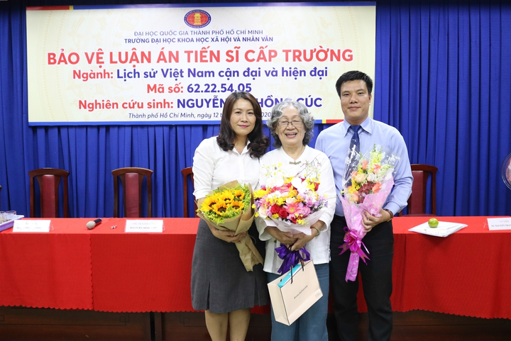 Người phụ nữ truyền cảm hứng: 68 tuổi lấy bằng tiến sĩ sau tai biến mạch máu não - 2