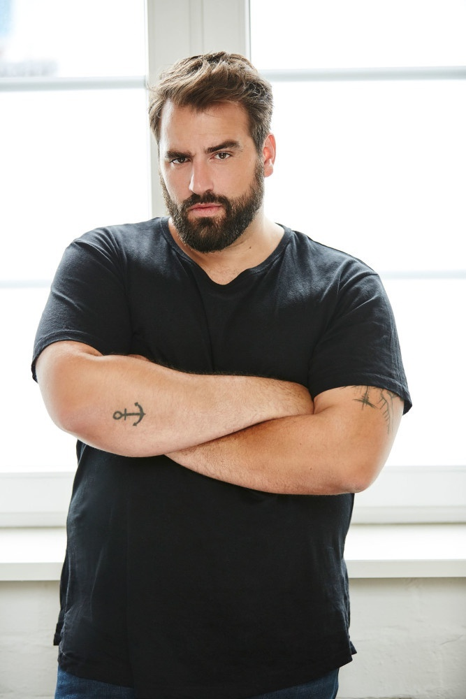 mẫu ngoại cỡ ảnh 15 Ảnh: Những người mẫu nam nổi tiếng nhờ thân hình 'khổng lồ' - 15