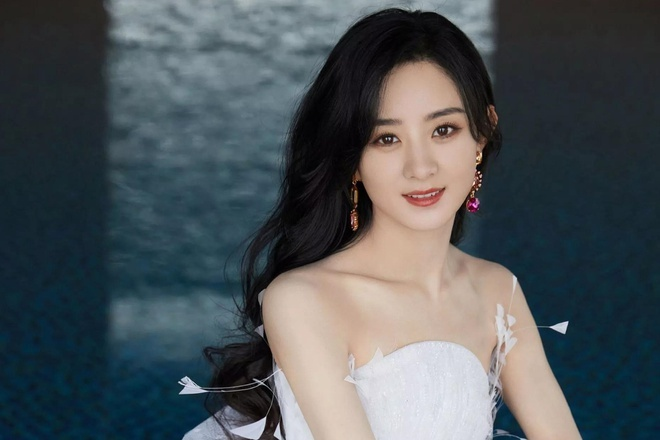 Triệu Lệ Dĩnh giàu có thế nào? - 1