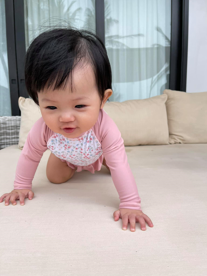 Loạt ảnh đáng yêu của con gái Cường 'Đô La' - Đàm Thu Trang - 9