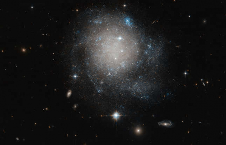 Chiêm ngưỡng hình ảnh ấn tượng của vũ trụ được NASA ghi lại - 3