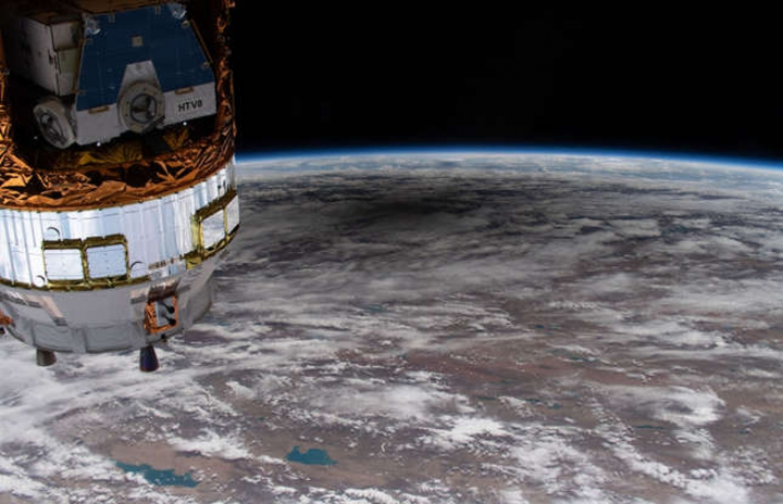 Chiêm ngưỡng hình ảnh ấn tượng của vũ trụ được NASA ghi lại - 7