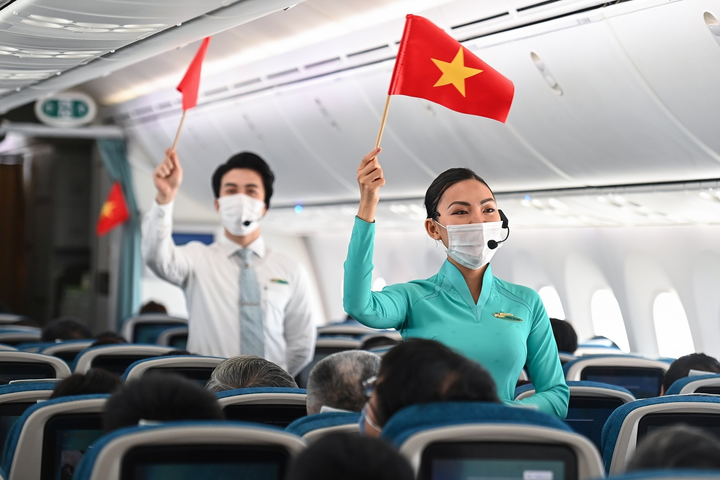 Vietnam Airlines tưng bừng kỷ niệm ngày 30/4 trên các chuyến bay - 7