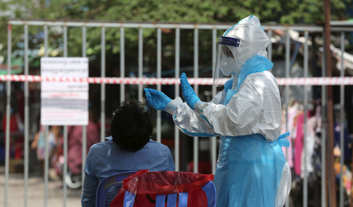 Campuchia: Kỷ lục 698 người mắc COVID-19/ngày - 1