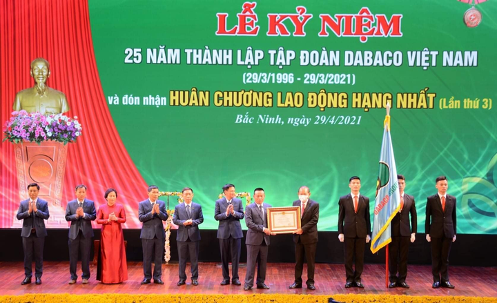 Trao Huân chương Lao động hạng Nhất lần thứ 3 cho Tập đoàn Dabaco Việt Nam - 1