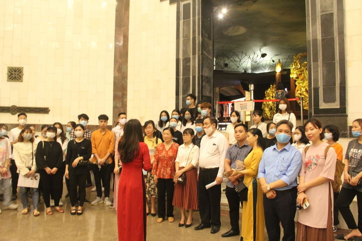 Đại học Kinh doanh và Công nghệ khai giảng lớp bồi dưỡng nhận thức về Đảng 2021 - 5