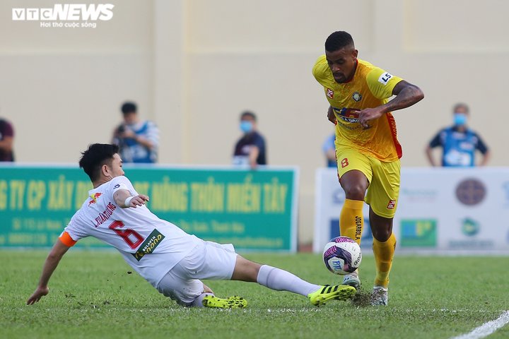 CĐV leo nóc nhà xem CLB Thanh Hóa đấu HAGL - 5