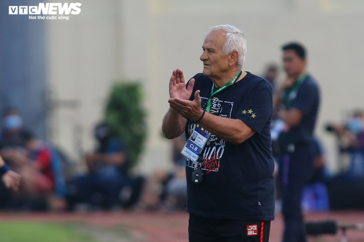 CĐV leo nóc nhà xem CLB Thanh Hóa đấu HAGL - 6