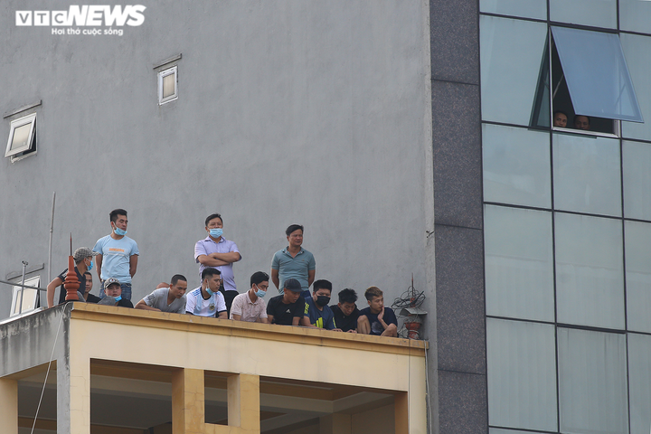 CĐV leo nóc nhà xem CLB Thanh Hóa đấu HAGL - 3