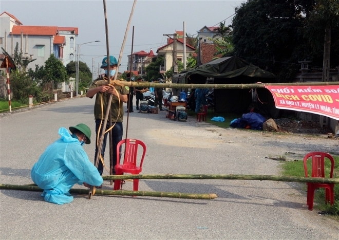 Vợ nam thanh niên mắc COVID-19 ở Hà Nam từng đi tập thể dục cùng nhiều người - 1