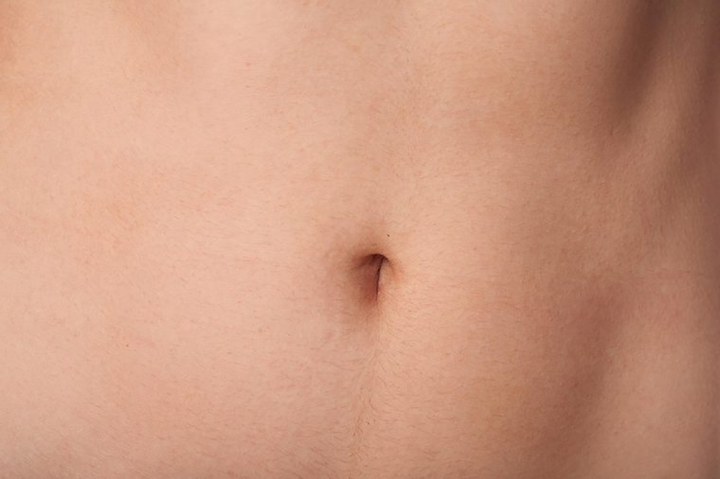 Những bộ phận cơ thể bạn tuyệt đối không nên chạm tay vào - 7