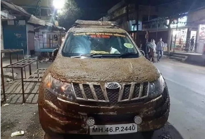 Khó tin ô tô phủ kín phân bò lại được ưa chuộng - 4