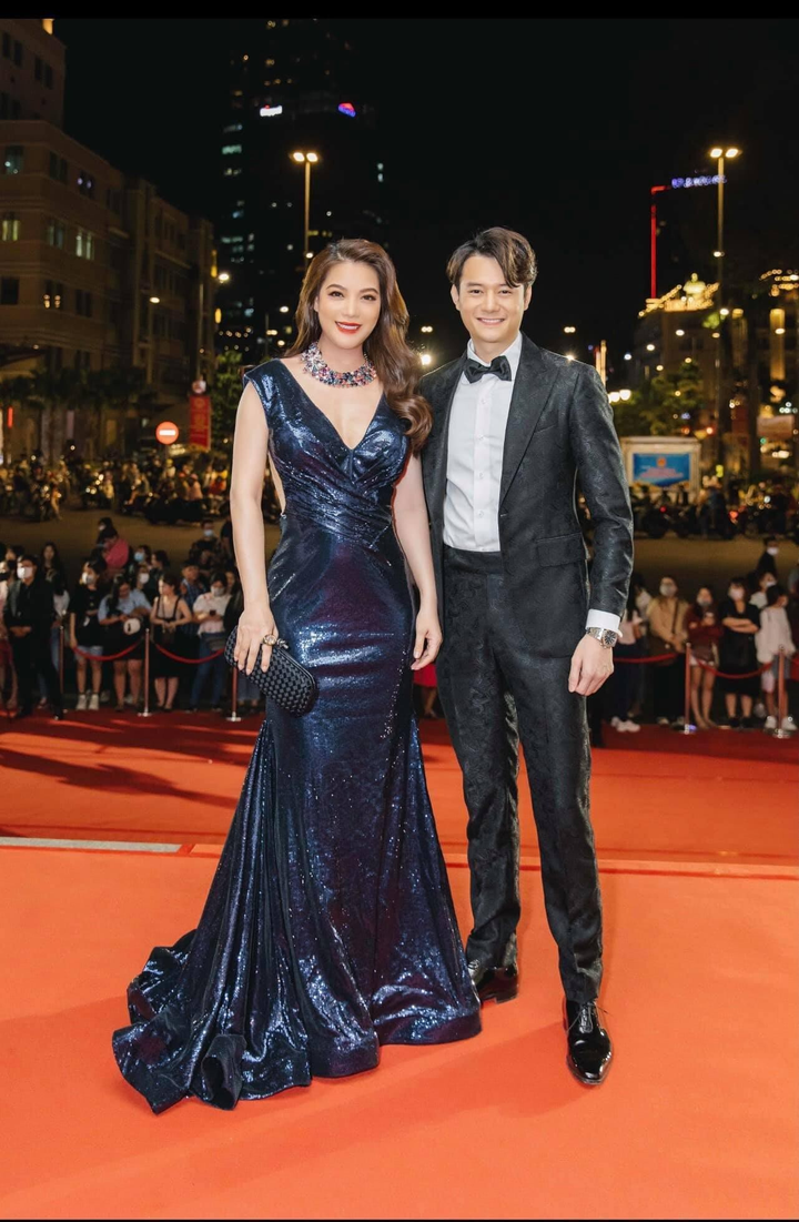 Loạt ảnh tình tứ của Trương Ngọc Ánh và người tình kém 14 tuổi - 6