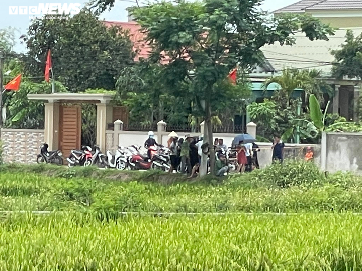 Nổ súng ở Nghệ An, 2 người chết: Toàn cảnh vây ráp biệt thự của nghi phạm - 7