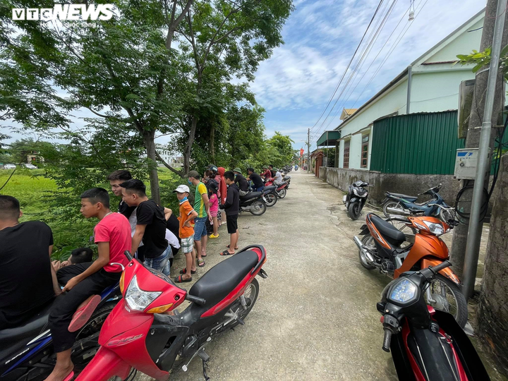 Nổ súng ở Nghệ An, 2 người chết: Toàn cảnh vây ráp biệt thự của nghi phạm - 8