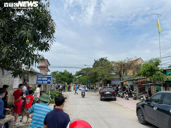 Nổ súng ở Nghệ An, 2 người chết: Toàn cảnh vây ráp biệt thự của nghi phạm - 1