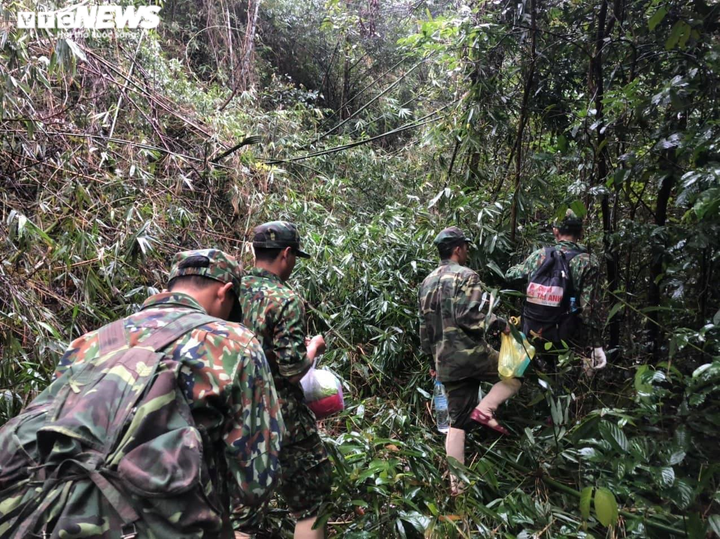 Quảng Trị và Huế huy động hàng trăm cán bộ, chiến sĩ lên biên giới ngăn COVID-19 - 3