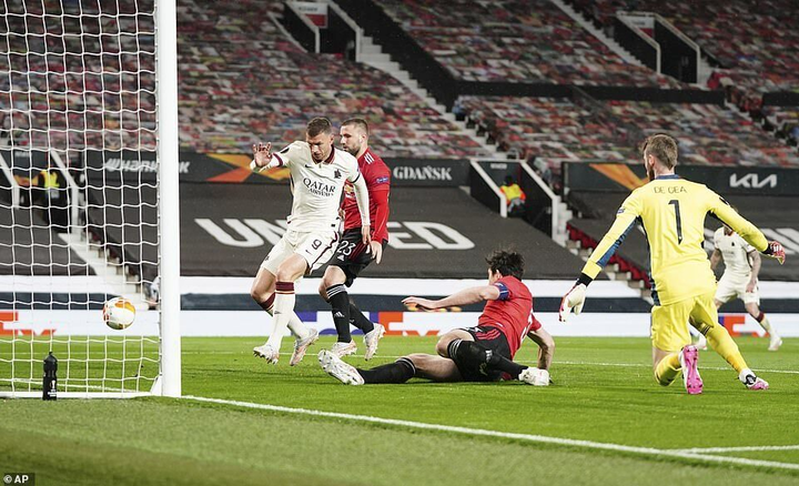 Kết quả Europa League: Đè bẹp AS Roma, Man Utd đặt một chân vào chung kết - 1