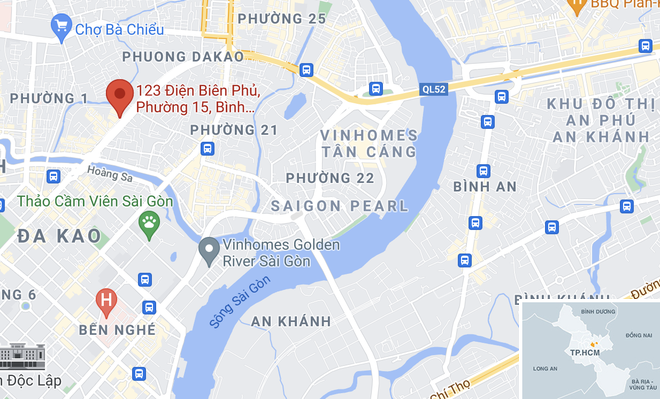 Nhà chờ xe buýt ở TP.HCM bất ngờ đổ sập xuống đường - 2