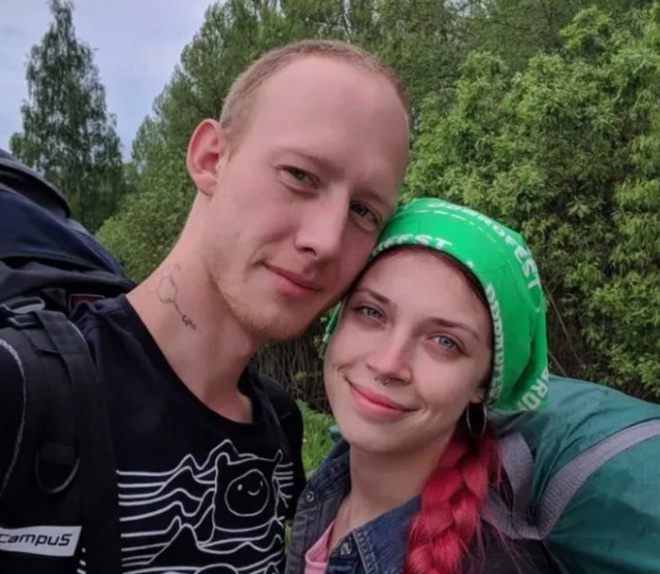 Quay clip nóng trên núi thiêng Bali, cô gái Nga bị cảnh sát truy tìm - 1