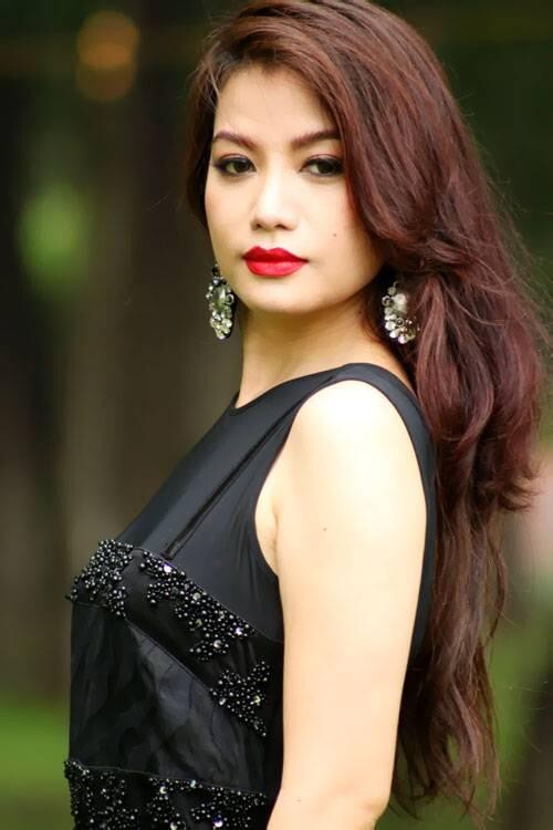 Loạt ảnh tình tứ của Trương Ngọc Ánh và người tình kém 14 tuổi - 11