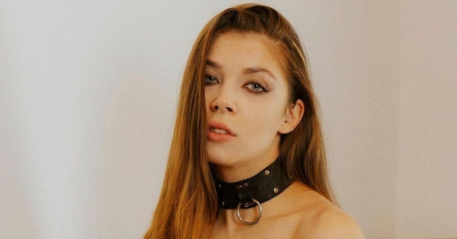 Quay clip nóng trên núi thiêng Bali, cô gái Nga bị cảnh sát truy tìm - 2