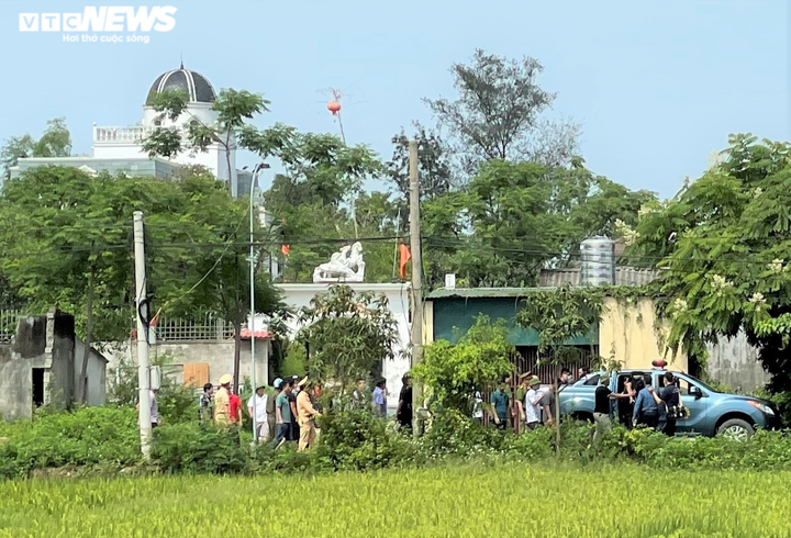 Khen thưởng các lực lượng bắt giữ nhanh nghi phạm bắn chết 2 người ở Nghệ An - 2