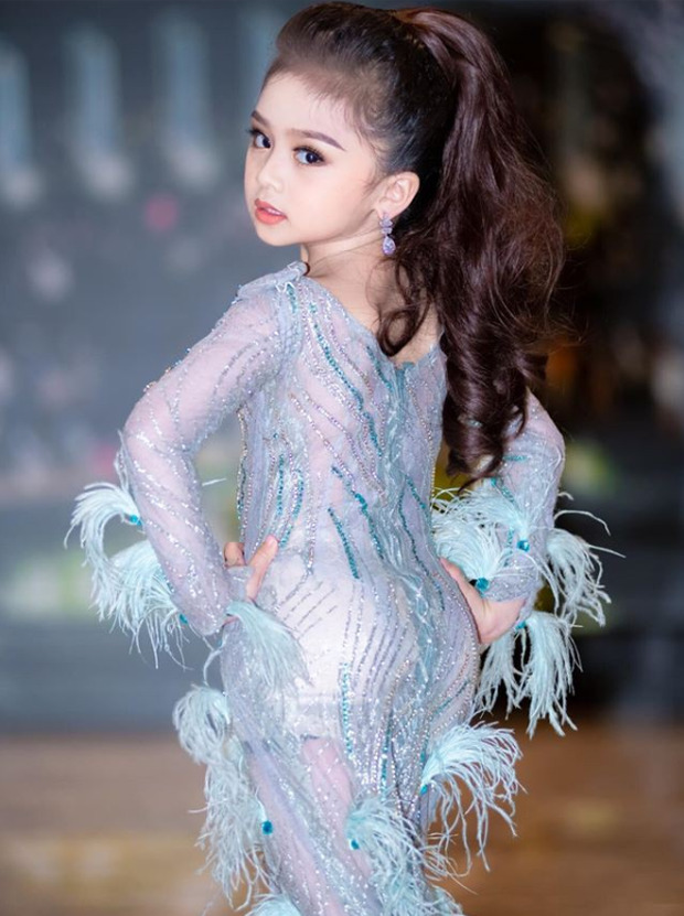 Hoa hậu nhí Thái Lan gây sốt với thần thái đỉnh cao, ảnh đời thường lại khác hẳn - 2
