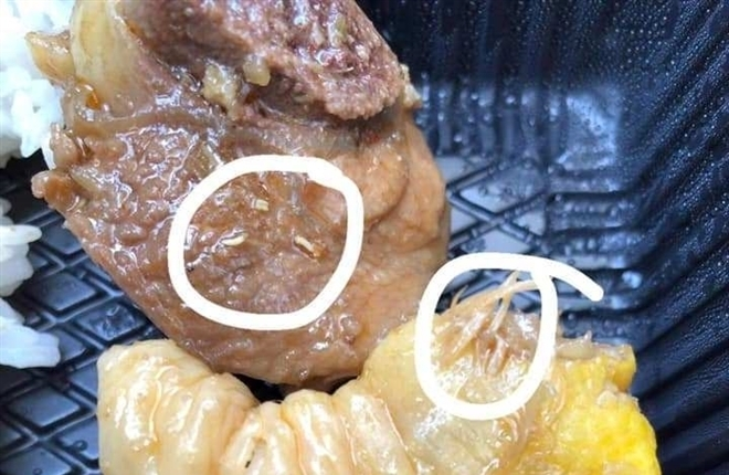 Dừng chế biến thức ăn tại khách sạn bị tố phục vụ đồ ăn có giòi cho du khách - 1