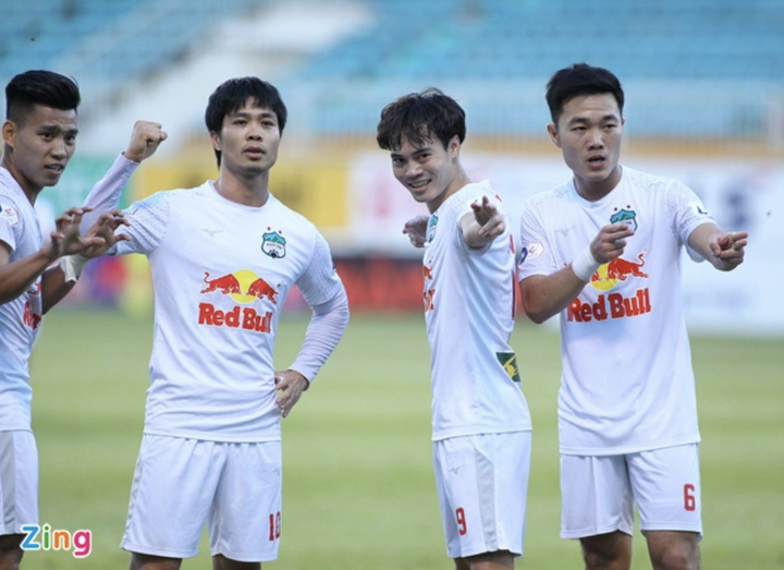 Trực tiếp bóng đá HAGL 2-2 Becamex Bình Dương: Chủ nhà 3 lần sút trúng xà, cột - 1