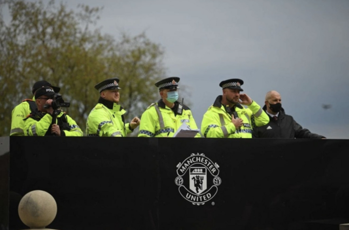 Trực tiếp Man Utd vs Liverpool: Đại chiến nước Anh chính thức bị hoãn - 4