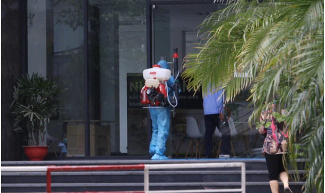 Kết quả xét nghiệm trường hợp ở Hà Nội liên quan 2 nhân viên quán mắc COVID-19 - 1