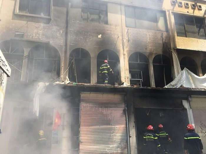 TP.HCM: Công an vào cuộc vụ cháy 6 người thương vong ở Quận 1 - 1