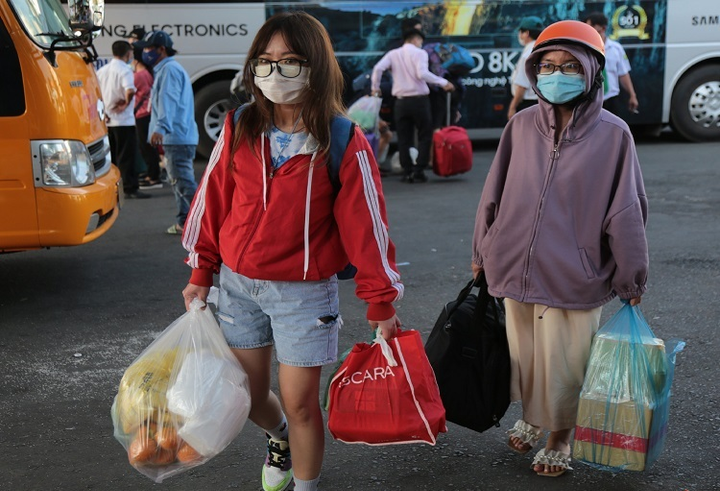 Sân bay, bến xe, bến phà ở TP.HCM thông thoáng ngày cuối kỳ nghỉ lễ - 9