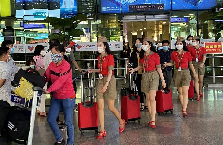 Sân bay, bến xe, bến phà ở TP.HCM thông thoáng ngày cuối kỳ nghỉ lễ - 6