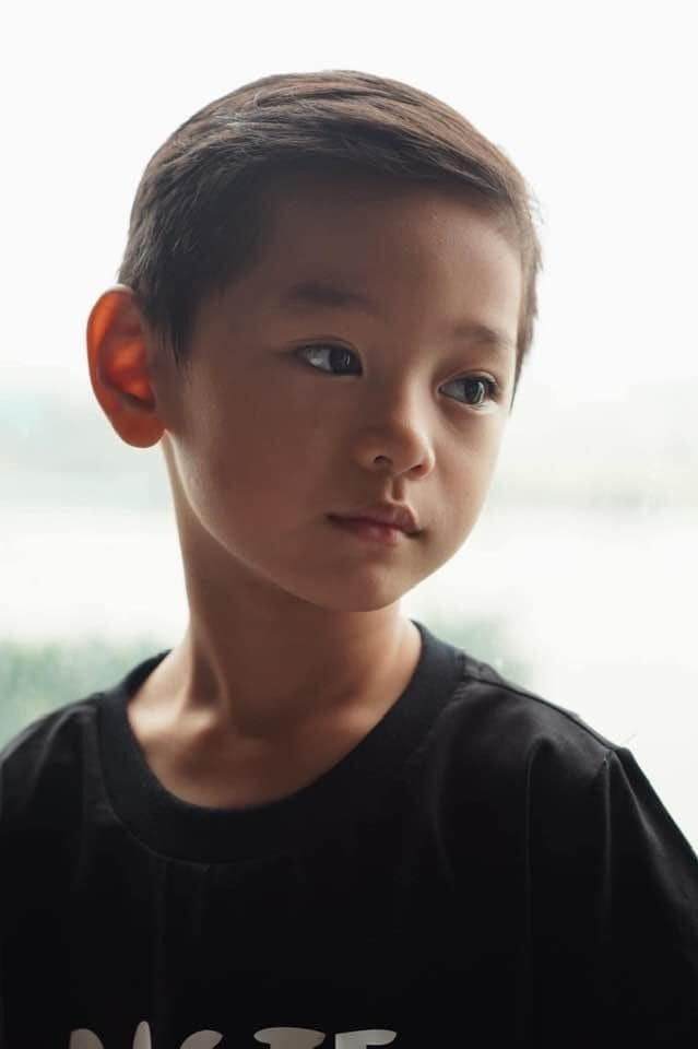 Khéo sinh như Trà My Idol: Anh hai là bản sao của mẹ, bé út hóm hỉnh giống ba - 5