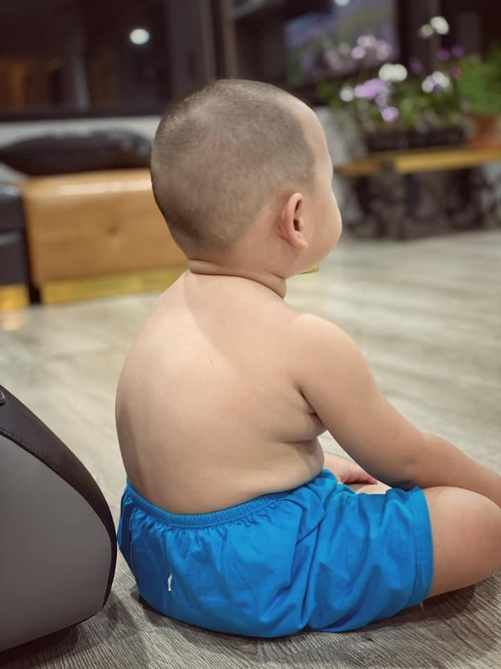 Khéo sinh như Trà My Idol: Anh hai là bản sao của mẹ, bé út hóm hỉnh giống ba - 13