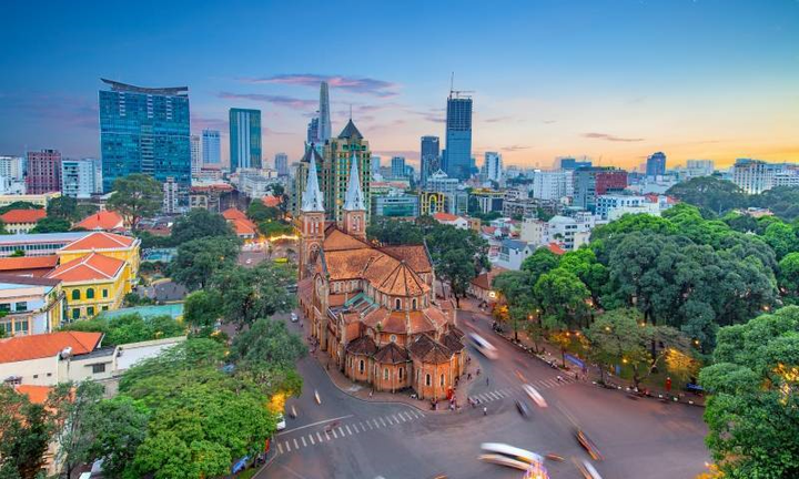 TP.HCM cách ly ngay khách du lịch có thân nhiệt cao hơn 37,5 độ C - 1