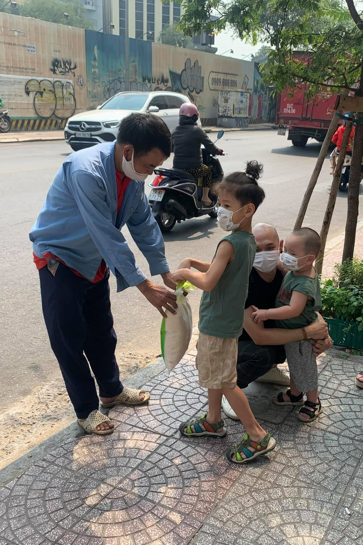 Khéo sinh như Trà My Idol: Anh hai là bản sao của mẹ, bé út hóm hỉnh giống ba - 17