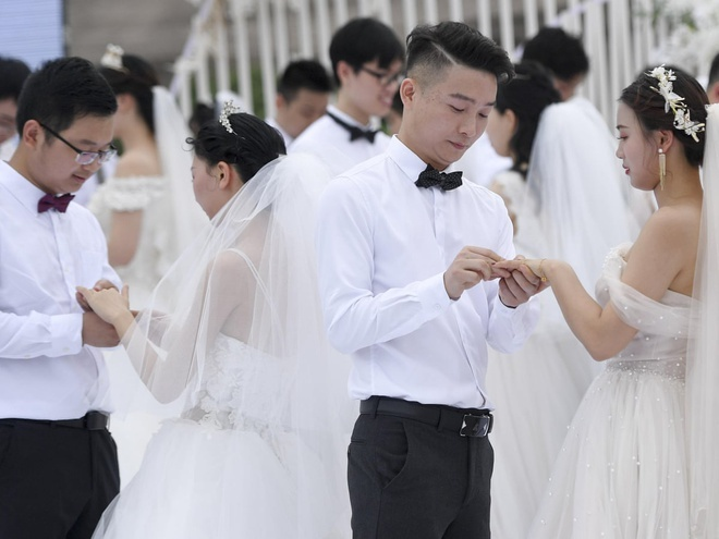 'Gái ế' Trung Quốc bỏ chạy khi nghe nói chuyện kết hôn - 1