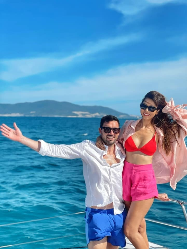 Bill Gates ly hôn, siêu mẫu Hà Anh nhắn nhủ: Hãy cứ yêu đi - 2