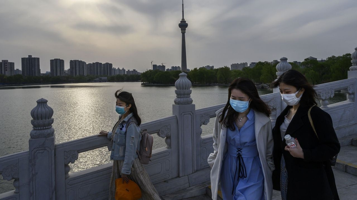 'Gái ế' Trung Quốc bỏ chạy khi nghe nói chuyện kết hôn - 4