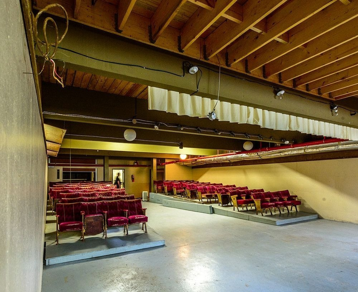 ‘Thị trấn ma’ với hàng trăm căn nhà không người sinh sống nhưng đêm vẫn sáng đèn - 5