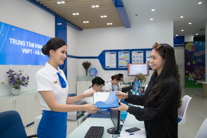 VinaPhone tri ân khách hàng với hàng trăm siêu phẩm Apple - 1