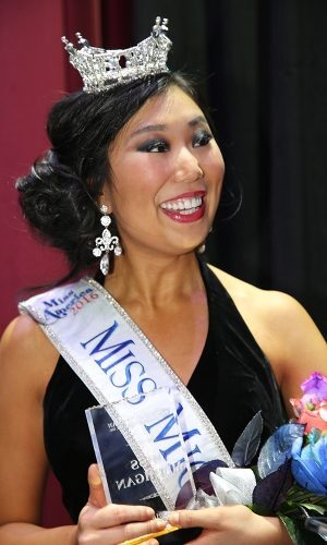 Nhan sắc 7 hoa hậu bị chê 'xấu ở mức 5 sao' - 5