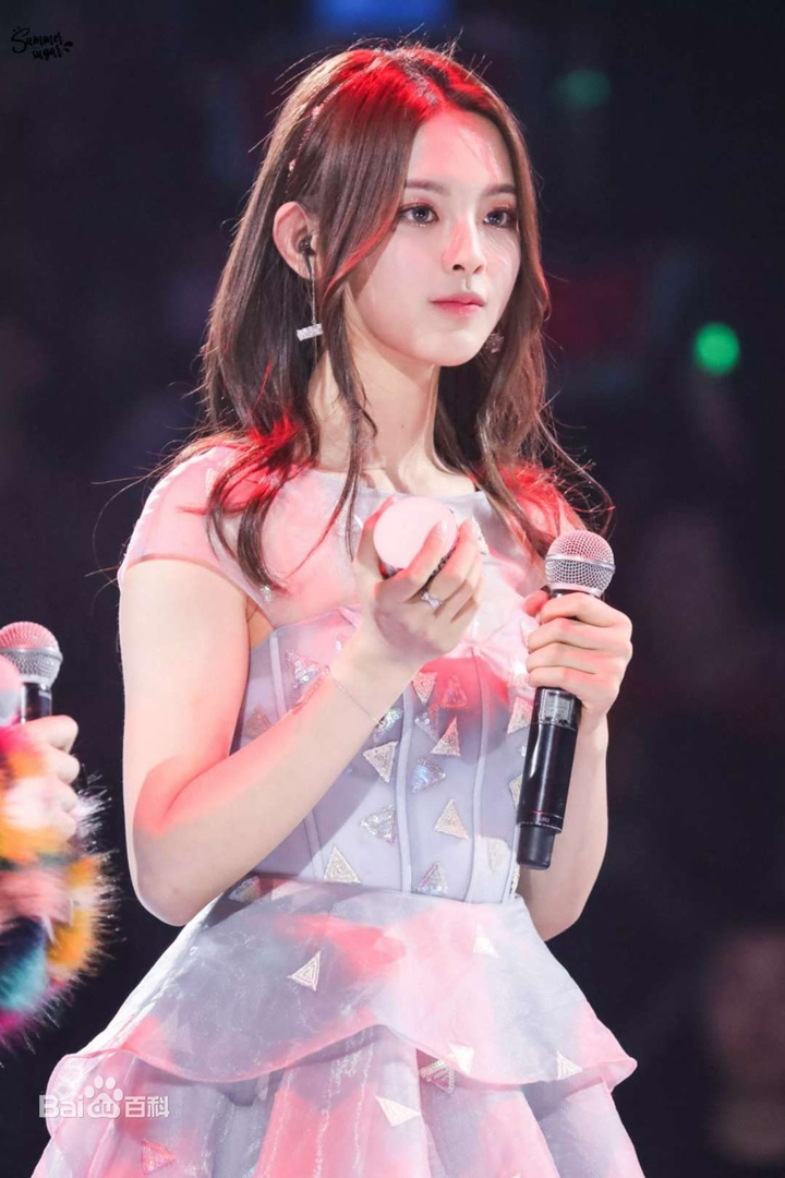 Đổ sữa xuống cống để ủng hộ thần tượng - 'cơn cuồng' trong showbiz Hoa ngữ - 5