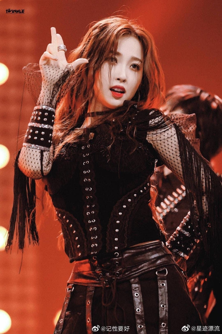 Đổ sữa xuống cống để ủng hộ thần tượng - 'cơn cuồng' trong showbiz Hoa ngữ - 6